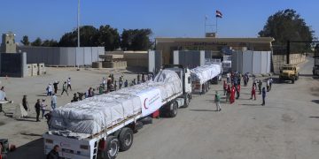 Rashwan: Number of trucks that crossed from the Rafah crossing into the Gaza Strip reached about 9,000 trucks