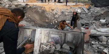 Strikes on Gaza kill scores as Paris hosts new truce talks