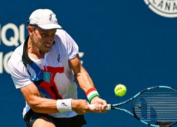 Munar upsets Cerundolo in Cordoba