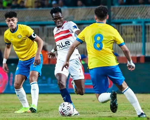 Egyptian Premier League: Zamalek held to draw by Ismaili 1 - Egyptian Gazette Zamalek’s Senegalese left-winger Ibrahima Ndiaye (C) vying for the ball against Ismaili’s players Mohamed Bayoumi (R) and Abdelrahman Magdi during their match at the Egyptian Premier League.