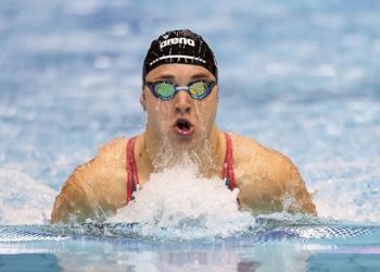 Meilutyte crashes out of 100m breaststroke