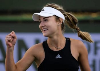 Swiatek coasts into Dubai semis; Gauff bounced