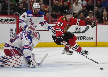 Rangers beat Blackhawks 4-3