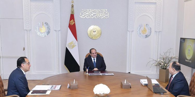 President Abdel Fattah El Sisi during his meeting on Wednesday with Prime Minister Moustafa Madbouli and Finance Minister Mohamed Maeet.