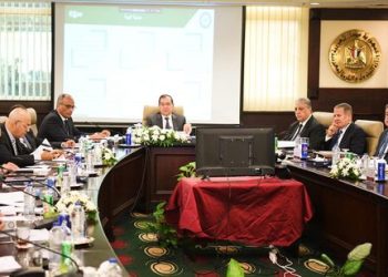 Petroleum min. asserts importance of role of fertilizers for industry