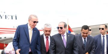 President Sisi welcomes Turkish president at Cairo airport