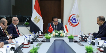 Health min., Turkish delegation discuss boosting bilateral cooperation