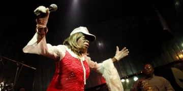 Famed Cuban diva Juana Bacallao, who ruled the island’s cabaret scene, dies at 98 1 - Egyptian Gazette Famed Cuban diva Juana Bacallao, who ruled the island’s cabaret scene, dies at 98
