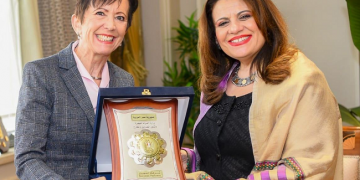 Emigration min. asserts eagerness to stand by expats during global crises