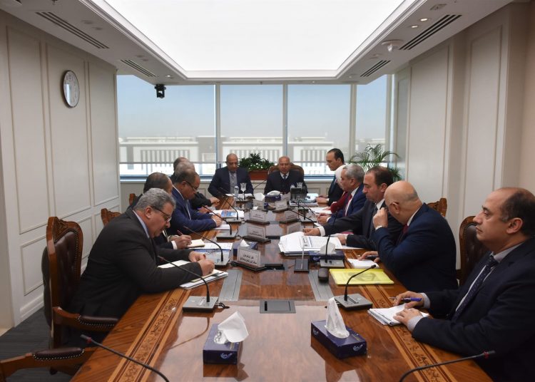 Ministers discuss co-operation in local manufacturing of buses 1 - Egyptian Gazette