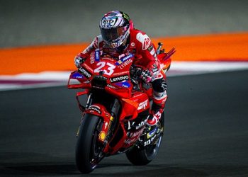 Bagnaia storms to Qatar GP victory