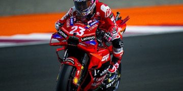Bagnaia storms to Qatar GP victory