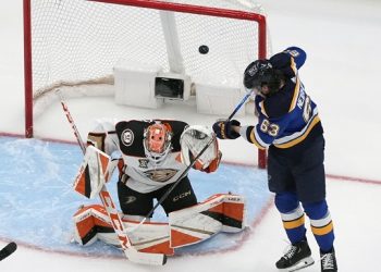 Capitals defeat Flames 5-2