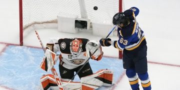 Capitals defeat Flames 5-2