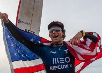 Colapinto tops world surfing rankings