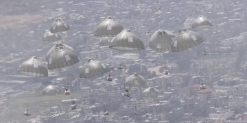 Egypt intensifies humanitarian aid airdrop operations in northern Gaza 1 - Egyptian Gazette Egypt intensifies humanitarian aid airdrop operations in northern Gaza