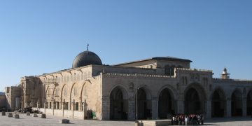 Scores of settlers storm Al Aqsa Mosque 1 - Egyptian Gazette Scores of settlers storm Al Aqsa Mosque