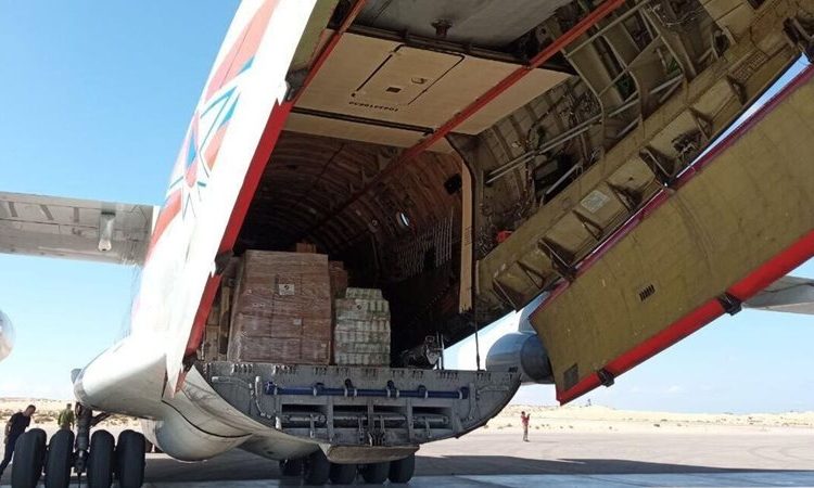 Al Arish airport receives 2 planes carrying tonnes of assistance 2 - Egyptian Gazette Al Arish airport receives 2 planes carrying tonnes of assistance 1 - Egyptian Gazette