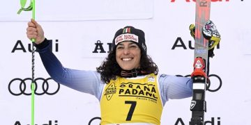 Federica stays in contention for season title