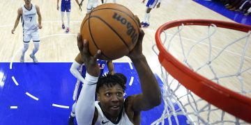 Clippers stun Rockets 122-116