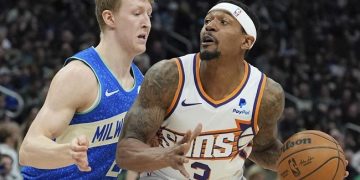 Lillard paces Bucks past Suns 140-129