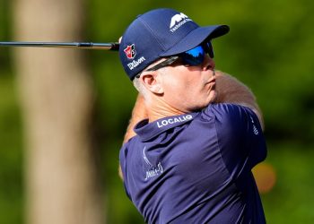 Streelman grabs 1st-round lead at Valspar