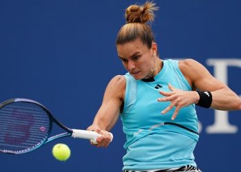 Sakkari, Zverev march on in Miami