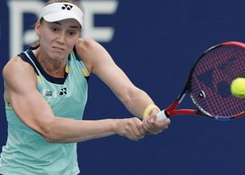 Rybakina, Zverev keep rolling in Miami