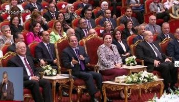 Sisi honours number of ideal mothers on Egyptian Women’s Day