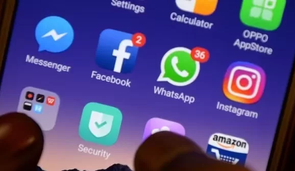 Most teens report feeling happy when they go without smartphones 2 - Egyptian Gazette Most teens report feeling happy when they go without smartphones 1 - Egyptian Gazette