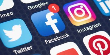 Social media forces British royal family to adapt
