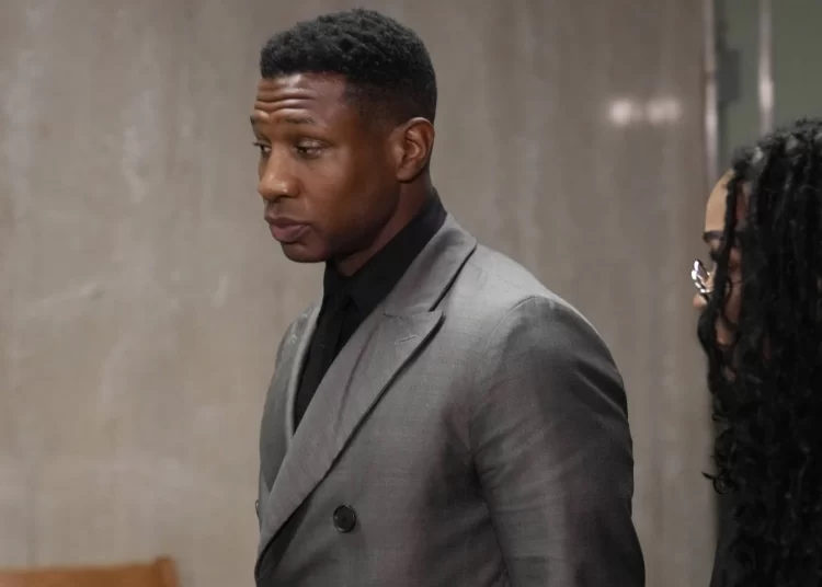Ex-girlfriend of actor Jonathan Majors files civil suit accusing him of escalating abuse, defamation 1 - Egyptian Gazette