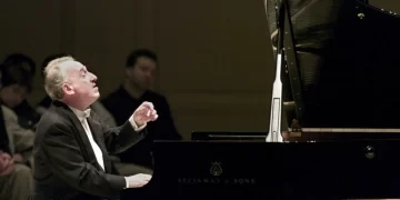 Acclaimed Italian pianist Maurizio Pollini dies at age 82