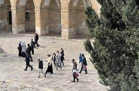 Scores of settlers storm Al-Aqsa Mosque on second day of Purim