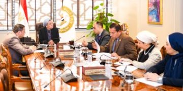 Minister of environment reviews means to develop Lake Borolos