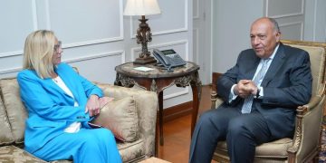 FM, UN humanitarian coordinator urge increasing aid to Palestinians in Gaza