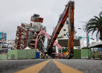 Taiwan earthquake death toll rises to 13, hundreds still stranded