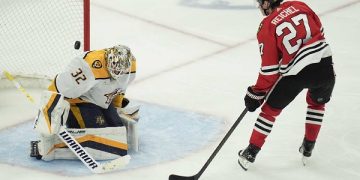 Predators beat Blackhawks 5-1 1 - Egyptian Gazette Predators beat Blackhawks 5-1