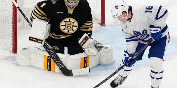 Jake powers Bruins past Leafs