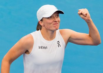 Swiatek, Gauff progress in Stuttgart