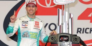 Hamlin rallies for Richmond win