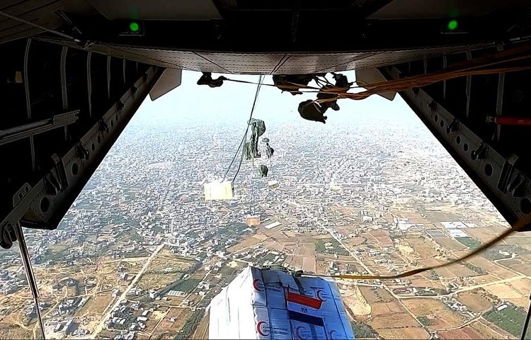 Egypt continues humanitarian assistance airdrop into northern Gaza Strip 1 - Egyptian Gazette