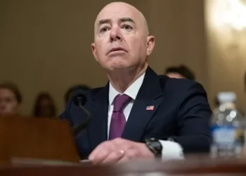 US Senate rejects bid to oust homeland security chief