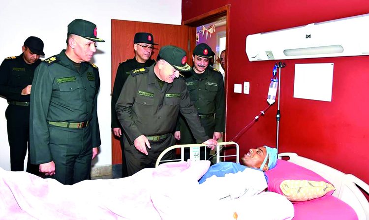 CoS visits Helmeyat El Zaytoun Military Hospital 1 - Egyptian Gazette