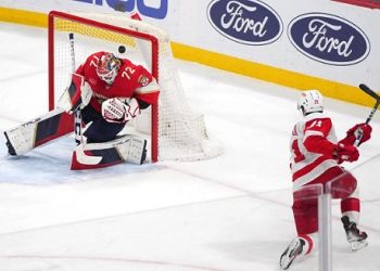 Wyatt leads Stars to win over Kraken