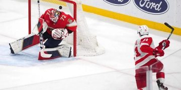 Wyatt leads Stars to win over Kraken