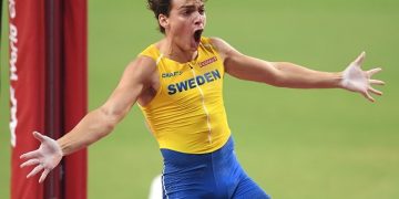 Duplantis breaks pole vault record