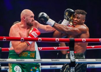 Fury urges Joshua to keep winning
