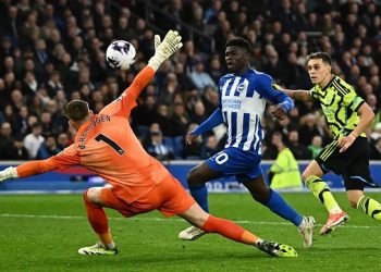 Arsenal, Man City claim EPL wins