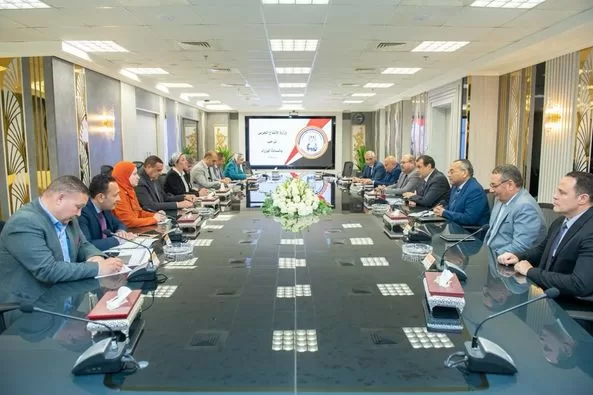 Military production min. discusses projects on MSW management system 2 - Egyptian Gazette Military production min. discusses projects on MSW management system 1 - Egyptian Gazette